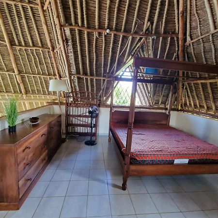 Paradiesische Villa Maisha Mazuri Mit Pool. Terrasse Und Personal Diani Beach Exterior photo