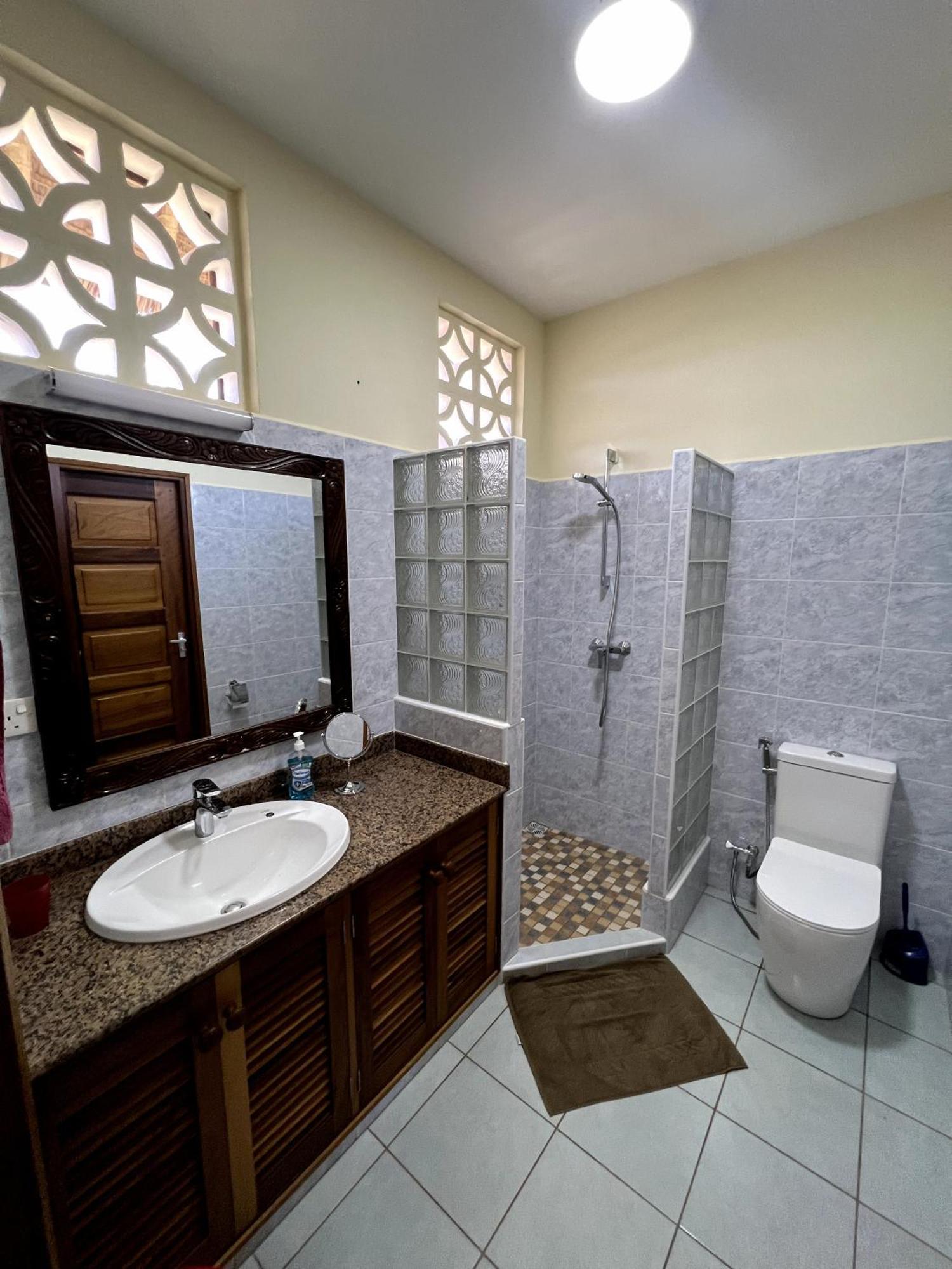 Paradiesische Villa Maisha Mazuri Mit Pool. Terrasse Und Personal Diani Beach Exterior photo