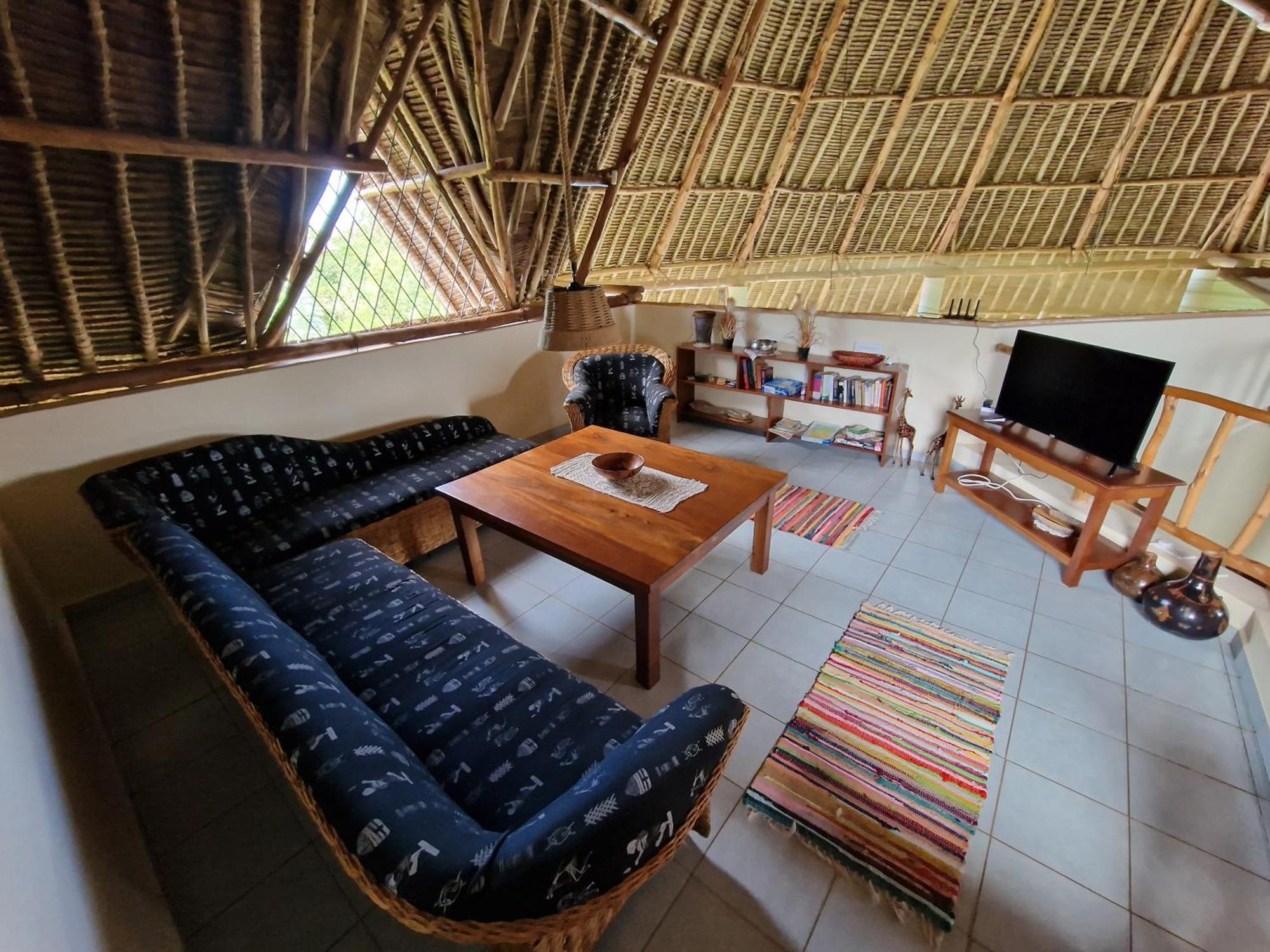 Paradiesische Villa Maisha Mazuri Mit Pool. Terrasse Und Personal Diani Beach Exterior photo
