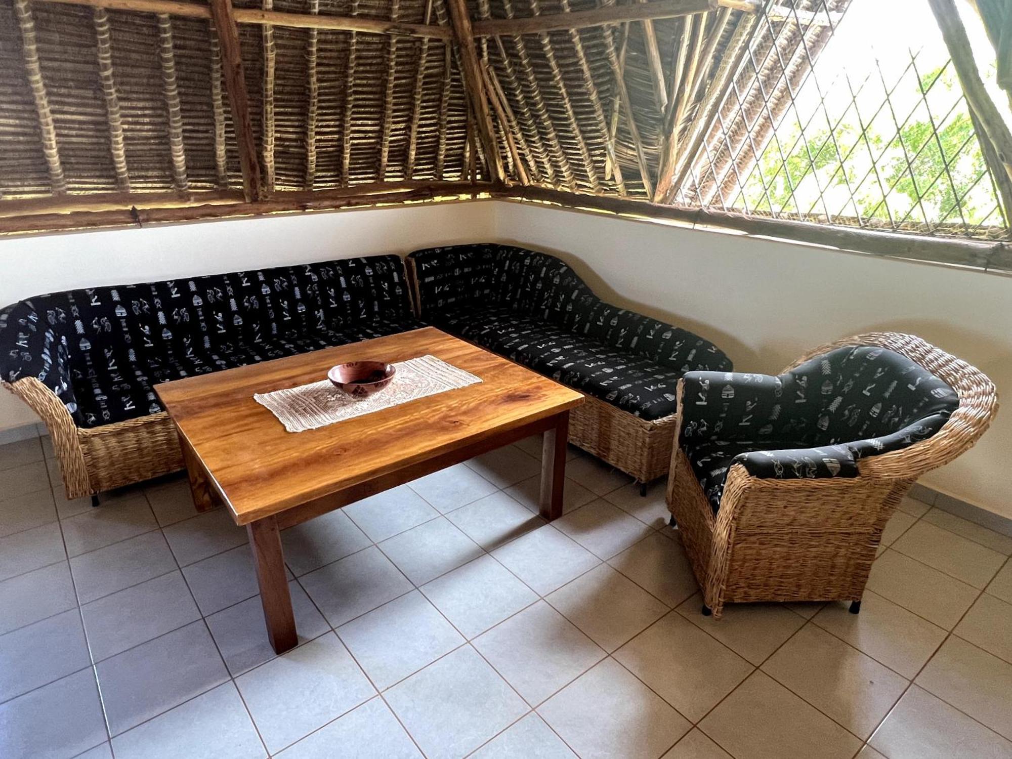 Paradiesische Villa Maisha Mazuri Mit Pool. Terrasse Und Personal Diani Beach Exterior photo