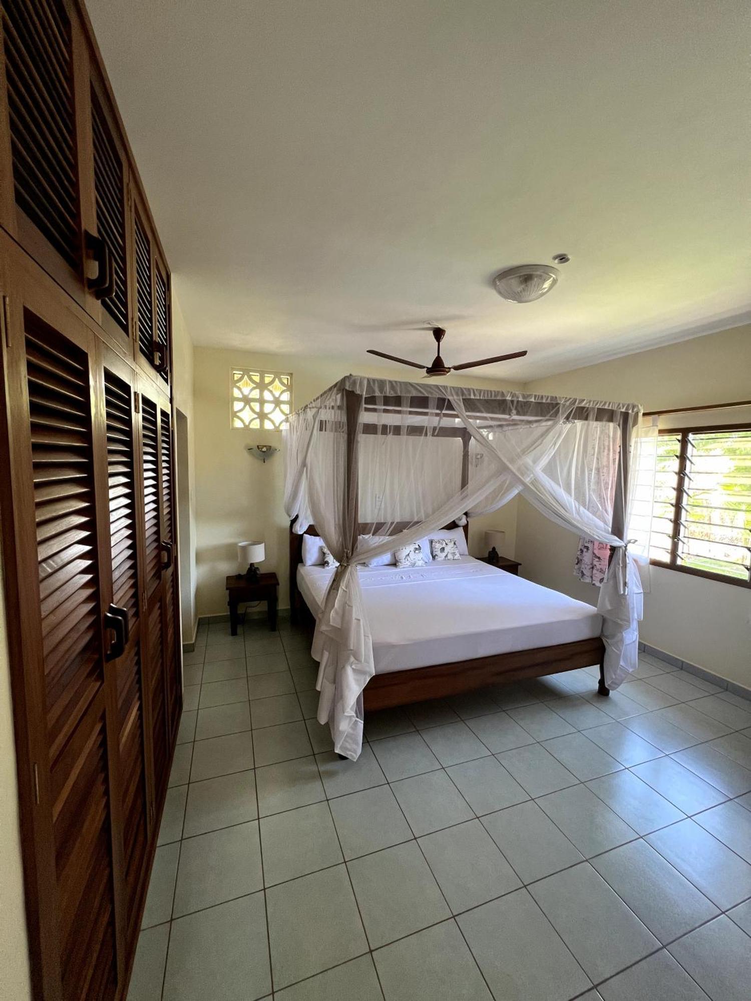 Paradiesische Villa Maisha Mazuri Mit Pool. Terrasse Und Personal Diani Beach Exterior photo