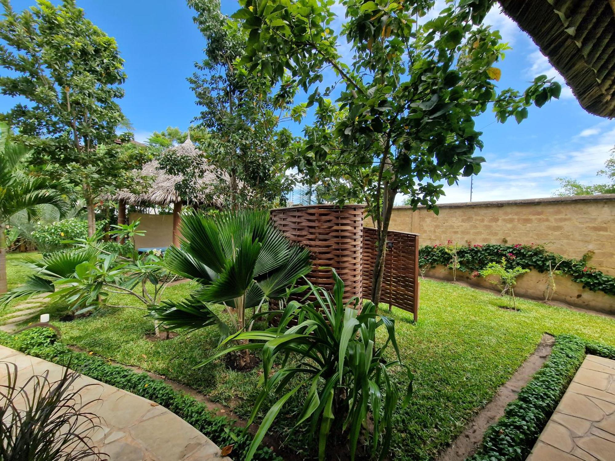 Paradiesische Villa Maisha Mazuri Mit Pool. Terrasse Und Personal Diani Beach Exterior photo