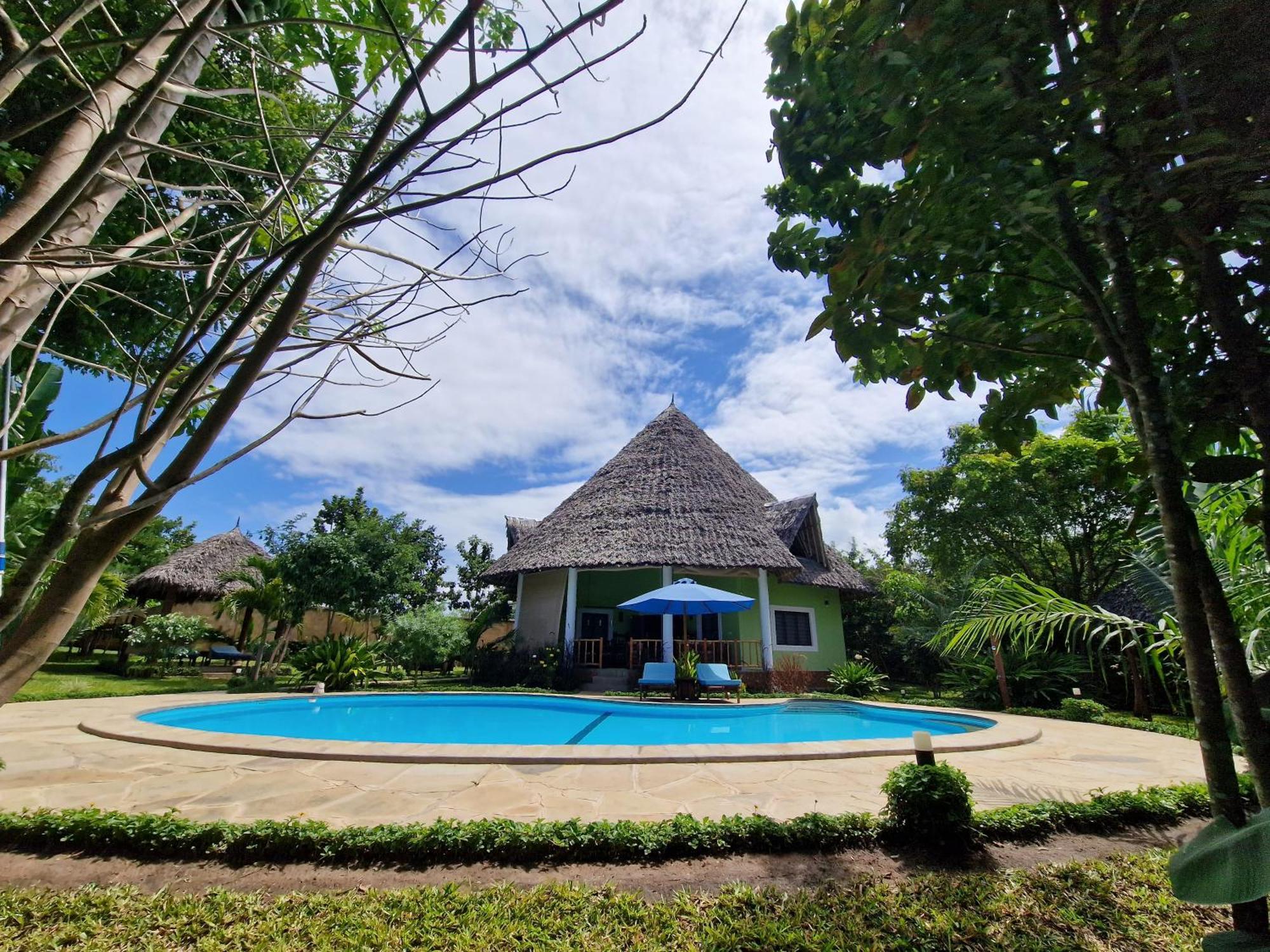 Paradiesische Villa Maisha Mazuri Mit Pool. Terrasse Und Personal Diani Beach Exterior photo